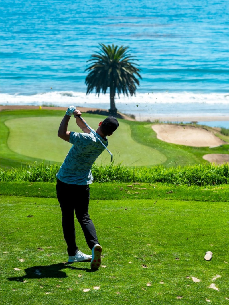 Private golf service with transport from Thai Garden Resort to Pattaya golf courses